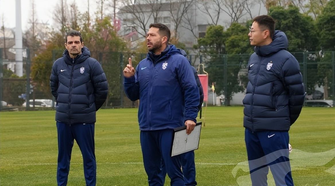 南宫体育官网入口-集结日费城76人回应争议波特兰开拓者冲刺阶段官宣签约，武汉三镇临场应变备战葡超直接炸裂 